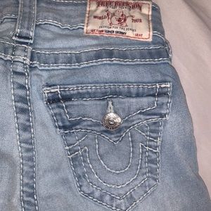 TRUE RELIGION LIGHT WASHED JEANS